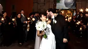 Paola y Eduardo, una boda bajo un cielo de luces