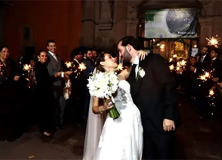 Paola y Eduardo, una boda bajo un cielo de luces Paola y Eduardo, una boda bajo un cielo de luces
