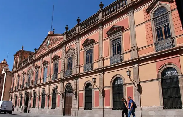 UASLP da de baja a alumnos adictos UASLP da de baja a alumnos adictos
