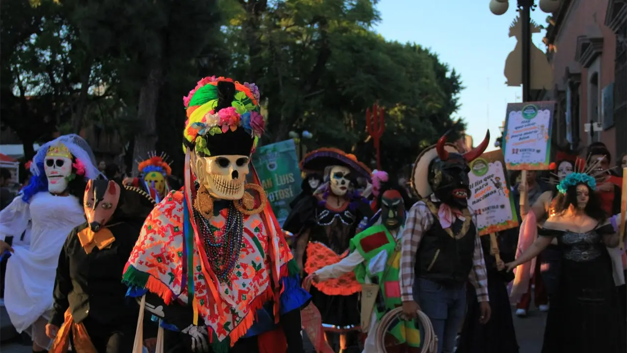 Xantolo llega con danza y tradición