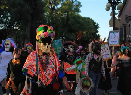 Xantolo llega con danza y tradición Xantolo llega con danza y tradición