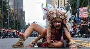 "Disfrazarnos de zombi, una tradici&oacute;n"