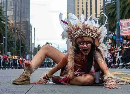 "Disfrazarnos de zombi, una tradici&oacute;n"