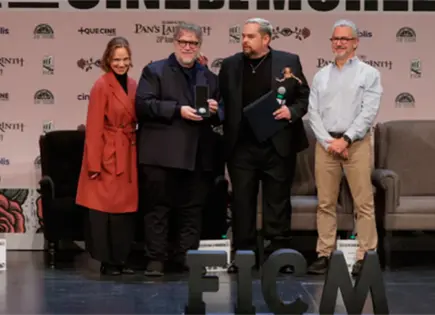 Guillermo del Toro exige resolver crisis de agua en Jalisco Guillermo del Toro exige resolver crisis de agua en Jalisco