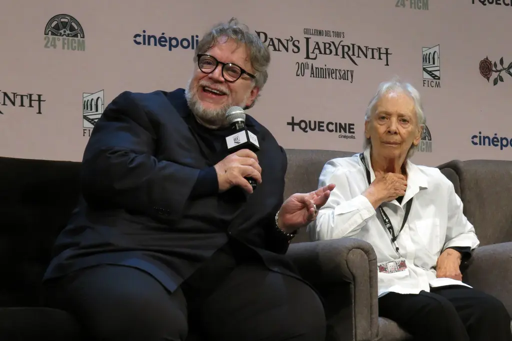 Guillermo del Toro lamenta mundo en ruinas y exige solución al agua en Jalisco