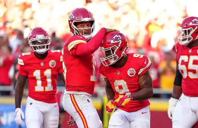 Kansas City sigue invicto