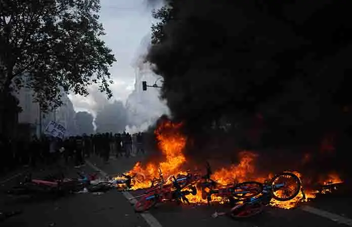 Macron critica disturbios