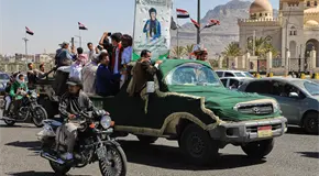 Rebeldes hut&iacute;es atacan campamento militar en Shabwa, Yemen