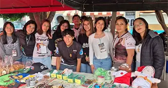 Celebran kerm&eacute;s pro Catedral