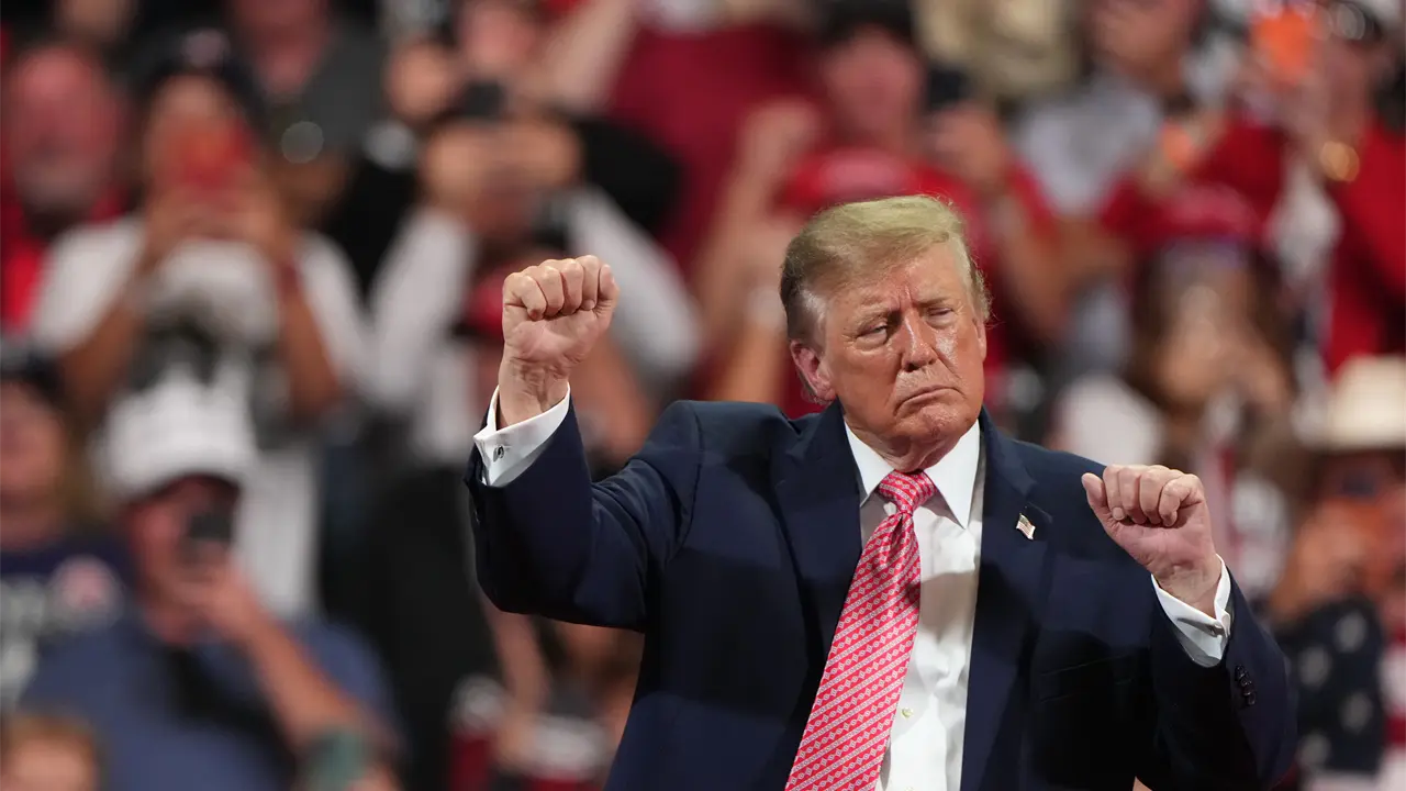 Donald Trump anuncia programa de 25 millones para denunciar fraude