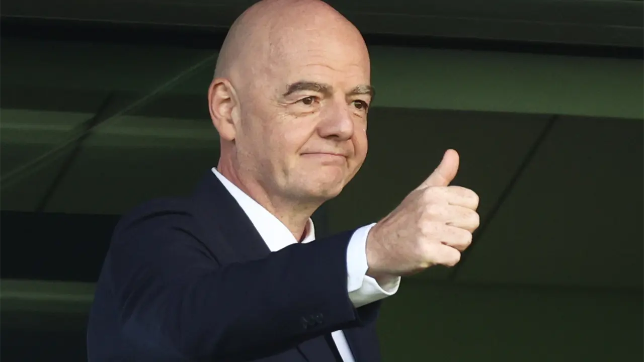 Infantino traslada campaña de reelección FIFA a Tokio para reunión clave