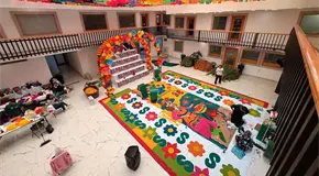 Montan altar por Día de Muertos en Presidencia de Soledad