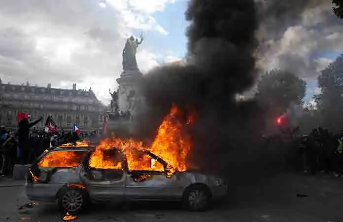 París impone toque de queda