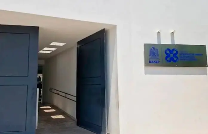 Se intoxican universitarios en el CIAU