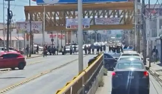 Taxistas realizan nuevo bloqueo en avenida Muñoz