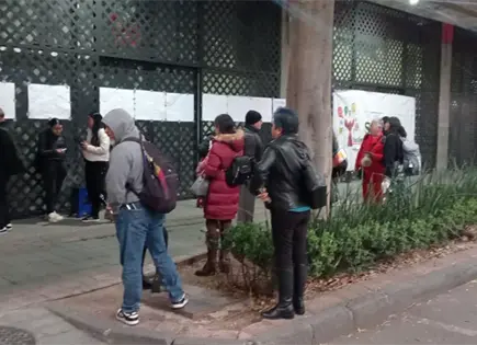 Cierran la Biblioteca Vasconcelos por protesta sindical Cierran la Biblioteca Vasconcelos por protesta sindical