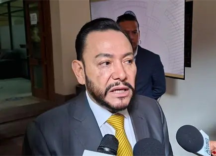 Toma de CEDH, un distractor de la UASLP Toma de CEDH, un distractor de la UASLP