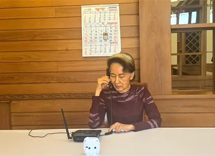 Aung San Suu Kyi pudo llamar a su hijo tras cinco a&ntilde;os detenida