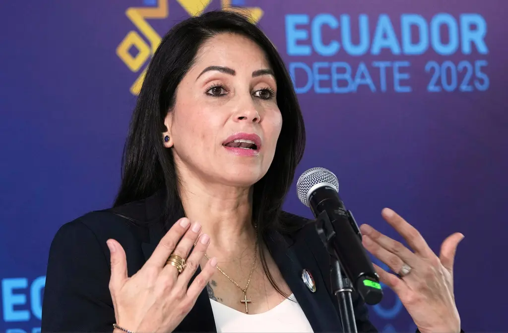 Fiscalía de Ecuador arresta a excandidata Luisa González por lavado de activos