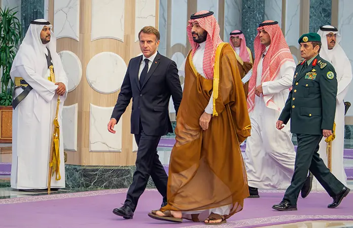 Macron rechaza dichos "estúpidos" de Trump y otros