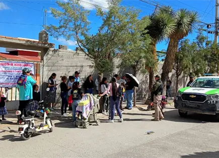 Toman k&iacute;nder en Soledad; piden destituci&oacute;n de directora