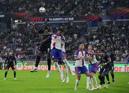 UEFA multa a Lyon por c&aacute;nticos racistas en partido europeo