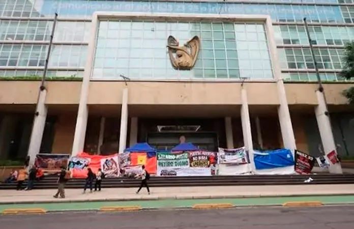 Ilegal, el "decretazo" del IMSS, advierten