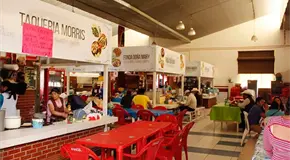 Locatarios someten a  falsificador de billetes