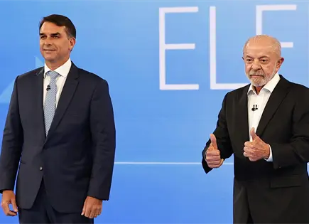 Bolsonaro dice a Lula 9 dedos; lo perd&iacute; trabajando, t&uacute; nunca lo har&aacute;s, revira
