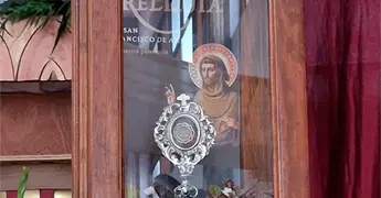 Llegan reliquias de San Francisco a parroquia del Olivar