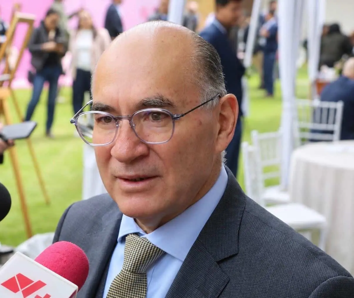 Anuncian descuentos para adultos mayores que abran negocios en SLP