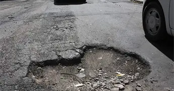 Ayuntamiento atiende m&aacute;s de 50 socavones su reparaci&oacute;n cuesta hasta 700 mil pesos por punto