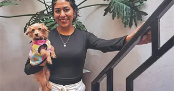 "Es como volver a nacer": Beatriz relata su recuperaci&oacute;n del c&aacute;ncer de mama