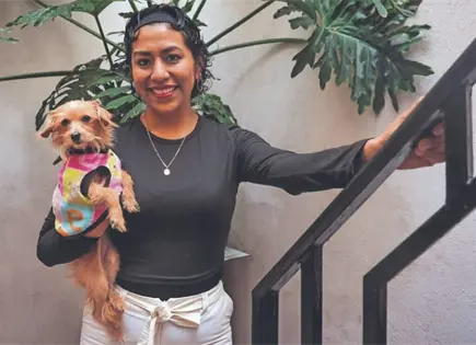 "Es como volver a nacer": Beatriz relata su recuperación del cáncer de mama "Es como volver a nacer": Beatriz relata su recuperación del cáncer de mama