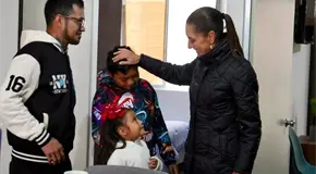 Sheinbaum defiende sistema de salud: "Está mejor, pero falta"