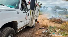 Combaten incendio de monte en la Col. Ciudad Satélite