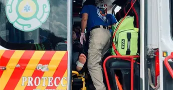 Impacta motociclista contra una vaca
