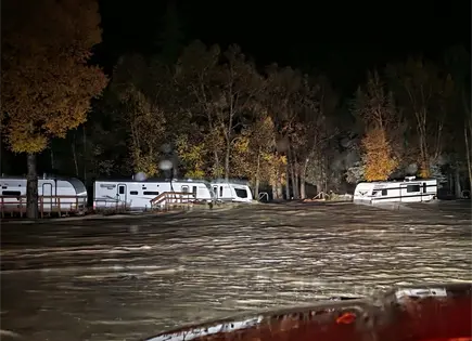 M&aacute;s lluvias y evacuaciones tras inundaciones en el suroeste de EEUU