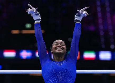 Skye Blakely suma medallas en campeonatos mundiales de gimnasia Skye Blakely suma medallas en campeonatos mundiales de gimnasia