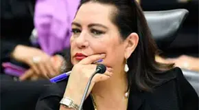 "Taddei se va del INE por luchas de poder"