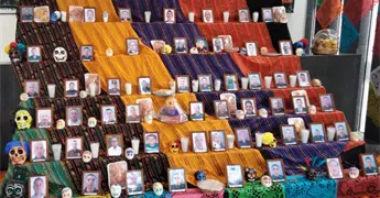 Con altar, honran a polic&iacute;as soledenses ca&iacute;dos