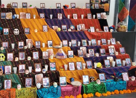 Con altar, honran a polic&iacute;as soledenses ca&iacute;dos