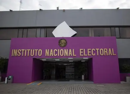 Investigan contratos y presunto enriquecimiento ilícito en el INE Investigan contratos y presunto enriquecimiento ilícito en el INE