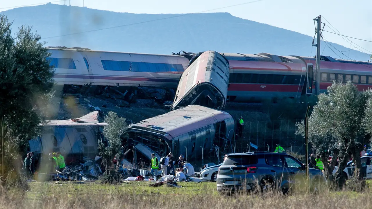 Suman 68 muertos en tragedia ferroviaria en España