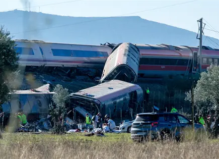 Suman 68 muertos en tragedia ferroviaria en España Suman 68 muertos en tragedia ferroviaria en España