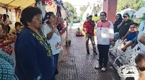 Artesanos invaden la plaza de Valles