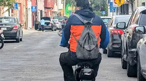 Avalan casco obligatorio para usar patines y bicicletas el&eacute;ctricas