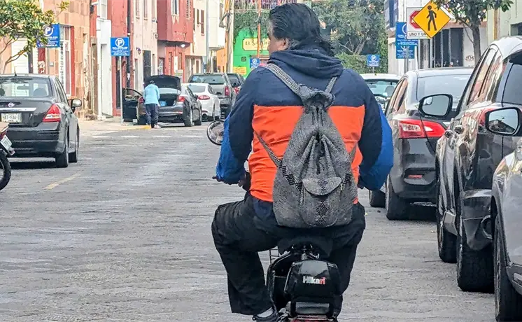 Por ley, casco obligatorio para minitransporte el&eacute;ctrico