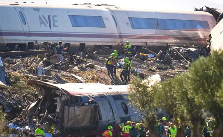 Suman 68 muertos en tragedia ferroviaria en Espa&ntilde;a