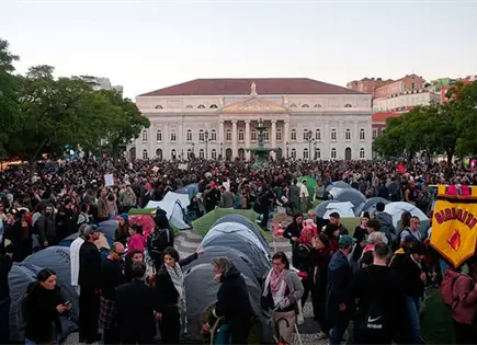 Crecen protestas por la vivienda en Portugal Crecen protestas por la vivienda en Portugal